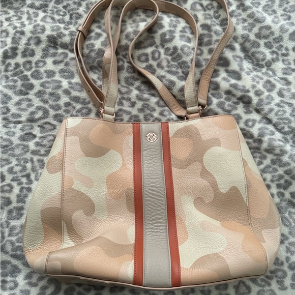 Dagne dover pink camo tote bag purse - Picture 5 of 6